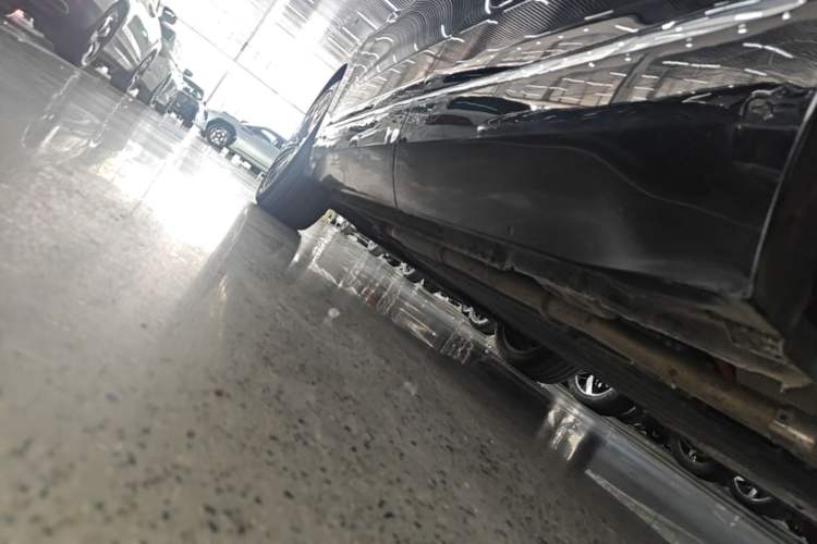 Used Geely Galaxy M9 2025 Model 210km Four-Wheel-Drive Leading Edition Left Side Sill