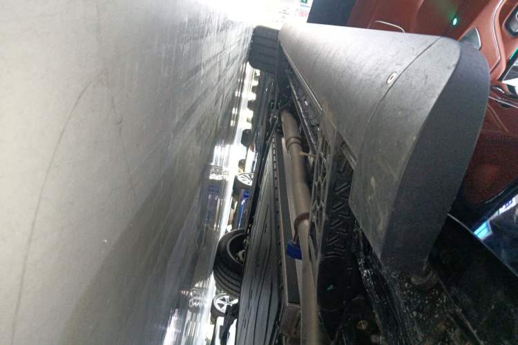 Used Geely Galaxy M9 2025 Model 210km Four-Wheel-Drive Leading Edition Left Side Sill