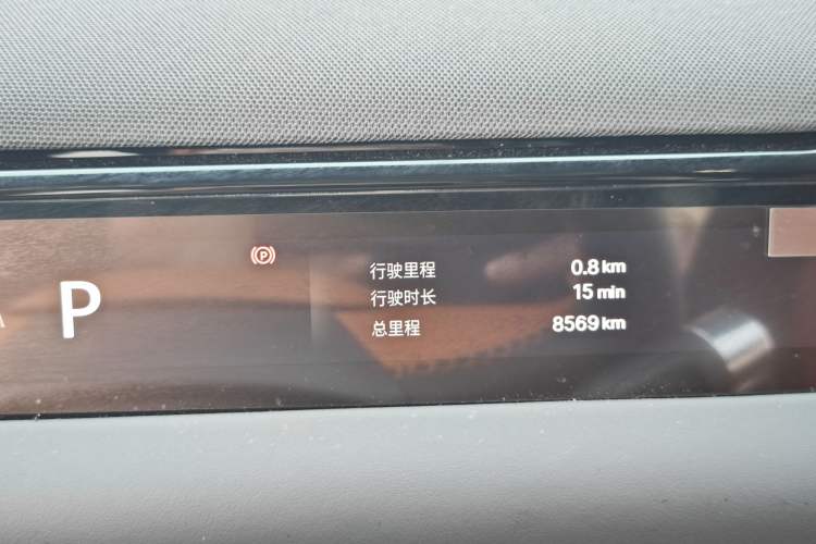 Used Geely Galaxy M9 2025 Model 100km Two-Wheel-Drive Smart Navigation Edition Odometer Close Up
