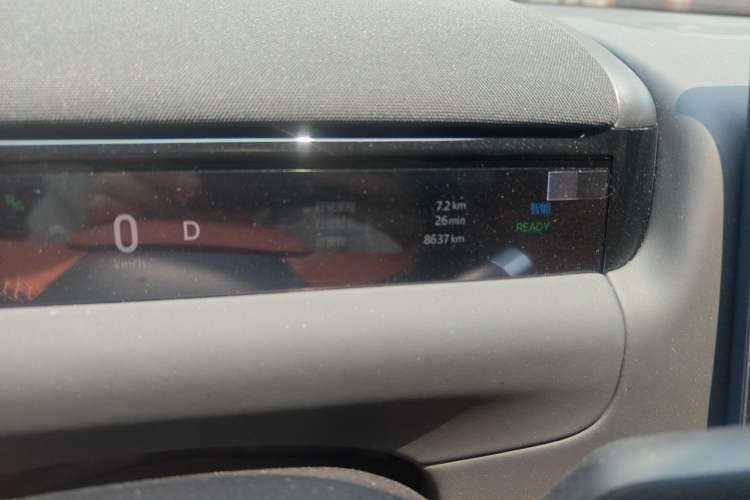 Used Geely Galaxy M9 2025 Model 230km Two-Wheel-Drive Exploration Edition Odometer Close Up