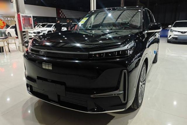 Used Geely Galaxy M9 2025 Model 210km Four-Wheel-Drive Leading Edition