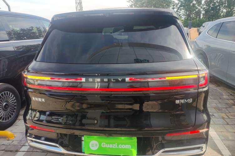 Used Geely Galaxy M9 2025 Model 210km Four-Wheel-Drive Leading Edition Rear