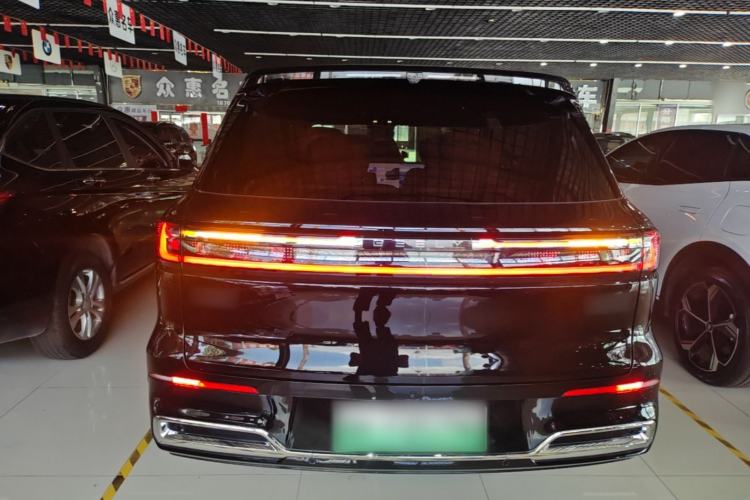 Used Geely Galaxy M9 2025 Model 210km Four-Wheel-Drive Leading Edition Rear
