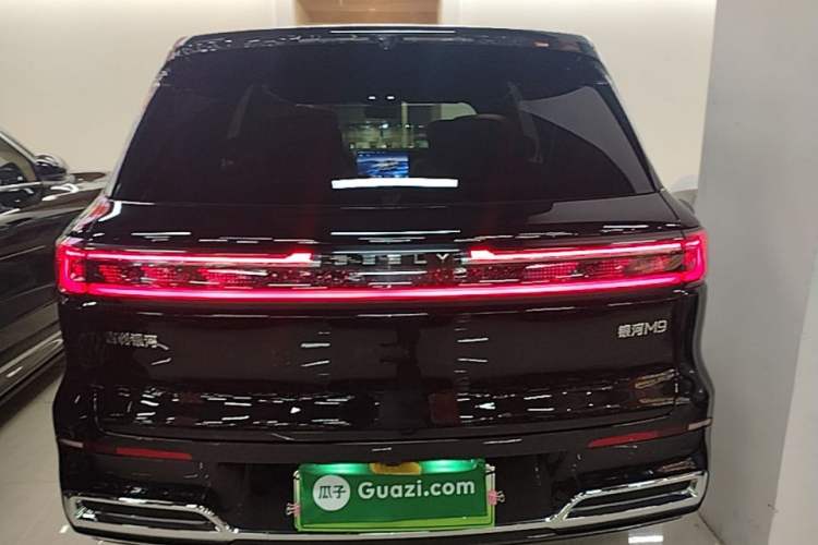 Used Geely Galaxy M9 2025 Model 210km Four-Wheel-Drive Leading Edition Rear