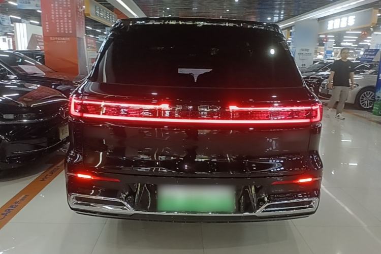 Used Geely Galaxy M9 2025 Model 210km Four-Wheel-Drive Leading Edition Rear