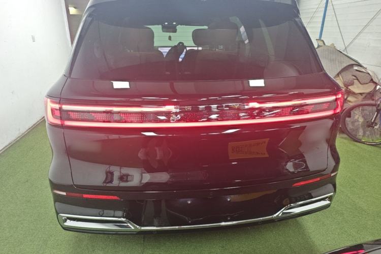 Used Geely Galaxy M9 2025 Model 210km Four-Wheel-Drive Leading Edition Rear