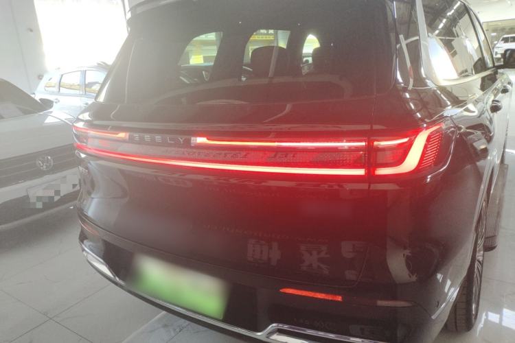 Used Geely Galaxy M9 2025 Model 210km Four-Wheel-Drive Leading Edition Rear