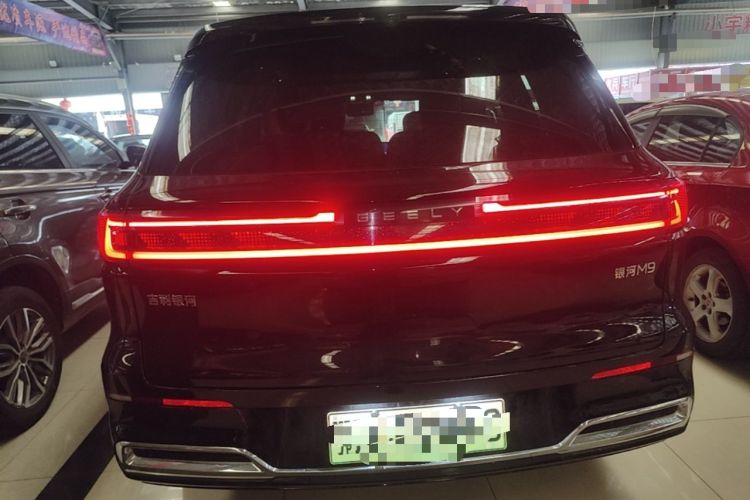 Used Geely Galaxy M9 2025 Model 210km Four-Wheel-Drive Leading Edition Rear