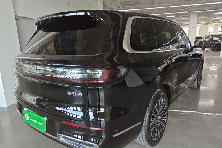 Used Geely Galaxy M9 2025 Model 210km Four-Wheel-Drive Leading Edition Rear Right 45 Deg