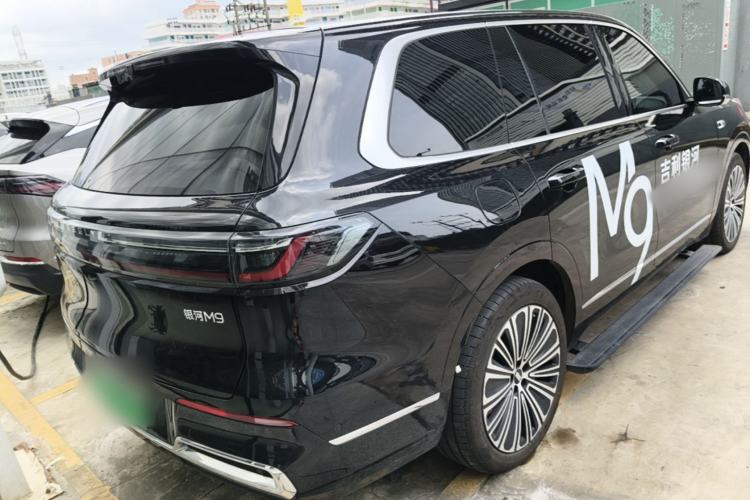 Used Geely Galaxy M9 2025 Model 210km Four-Wheel-Drive Leading Edition Rear Right 45 Deg