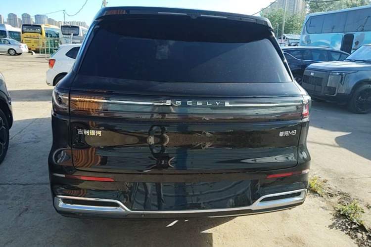Used Geely Galaxy M9 2025 Model 210km Four-Wheel-Drive Leading Edition Rear
