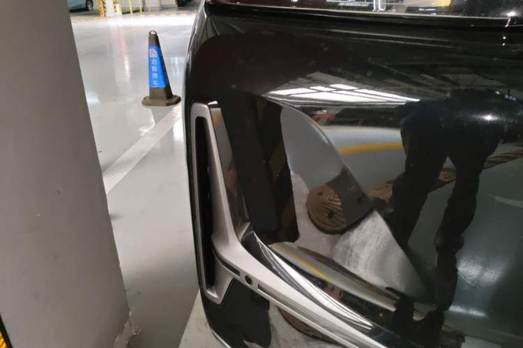 Used Geely Galaxy M9 2025 Model 210km Four-Wheel-Drive Leading Edition Right Front Headlight