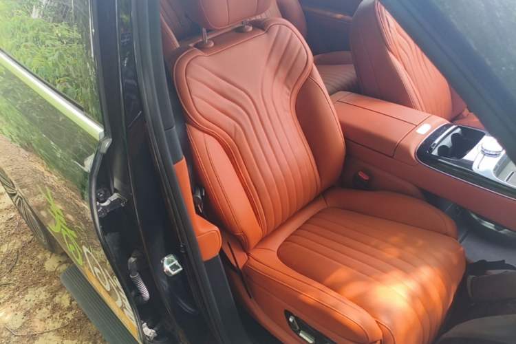 Used Geely Galaxy M9 2025 Model 210km Four-Wheel-Drive Leading Edition Right Front Seat