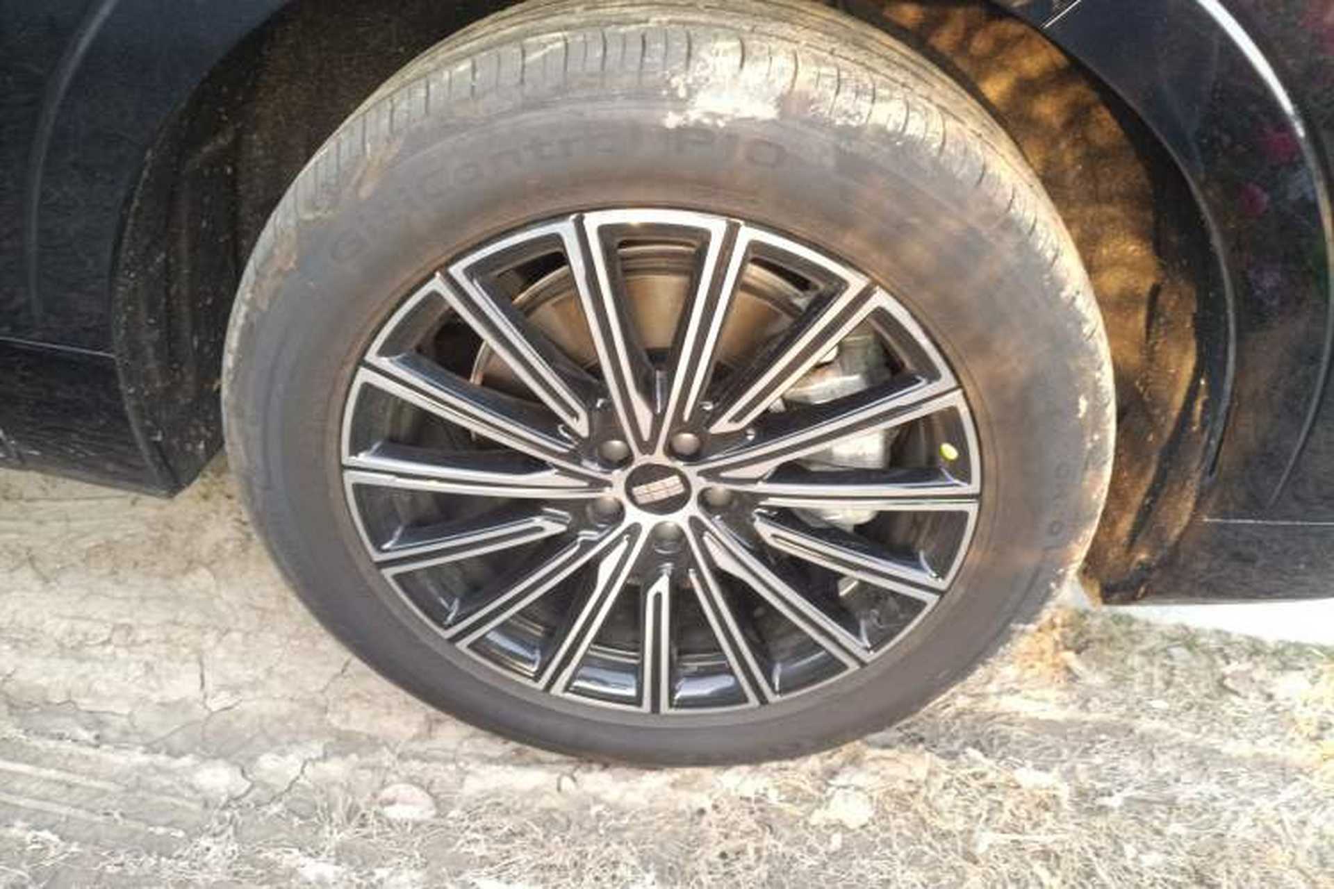 Used Geely Galaxy M9 2025 Model 230km Two-Wheel-Drive Exploration Edition Right Front Wheel Hub