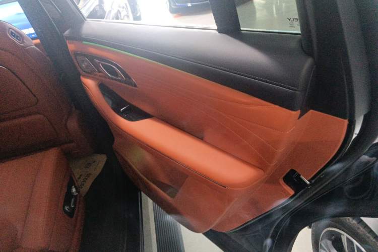 Used Geely Galaxy M9 2025 Model 210km Four-Wheel-Drive Leading Edition Right Rear Door Interior