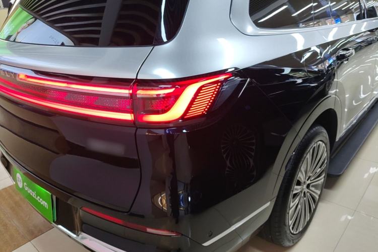 Used Geely Galaxy M9 2025 Model 210km Four-Wheel-Drive Leading Edition Right Rear Taillight