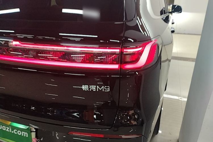 Used Geely Galaxy M9 2025 Model 210km Four-Wheel-Drive Leading Edition Right Rear Taillight