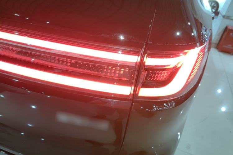 Used Geely Galaxy M9 2025 Model 210km Four-Wheel-Drive Leading Edition Right Rear Taillight