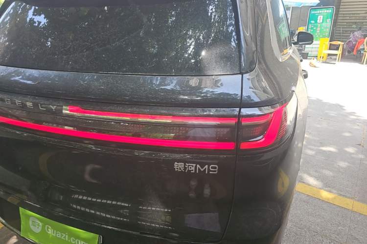 Used Geely Galaxy M9 2025 Model 210km Four-Wheel-Drive Leading Edition Right Rear Taillight