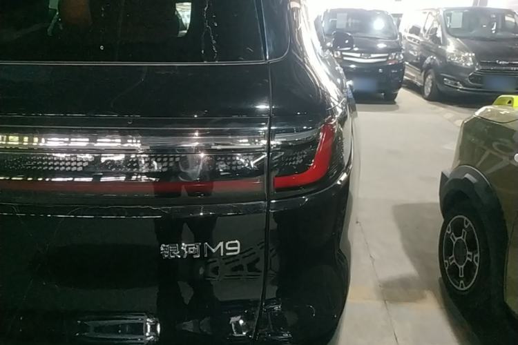 Used Geely Galaxy M9 2025 Model 210km Four-Wheel-Drive Leading Edition Right Rear Taillight