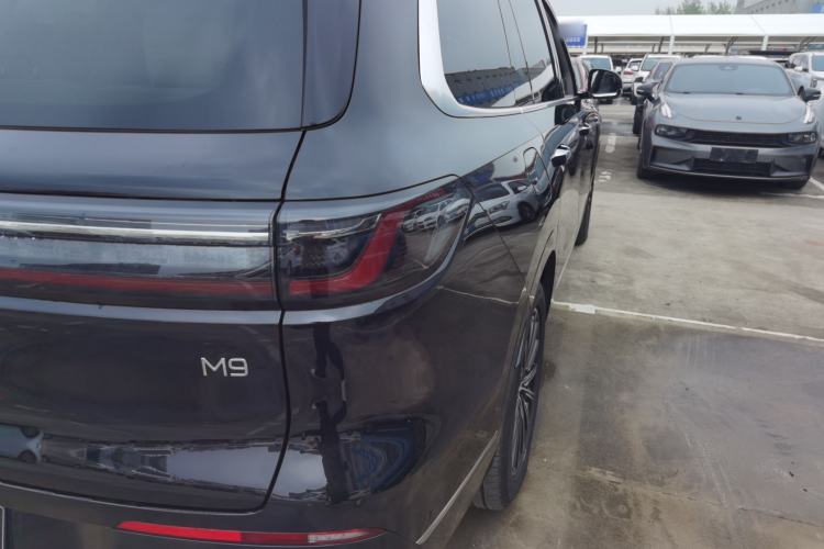 Used Geely Galaxy M9 2025 Model 230km Two-Wheel-Drive Exploration Edition Right Rear Taillight