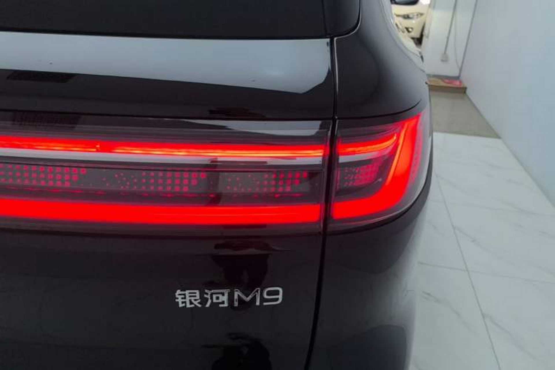 Used Geely Galaxy M9 2025 Model 210km Four-Wheel-Drive Leading Edition Right Rear Taillight