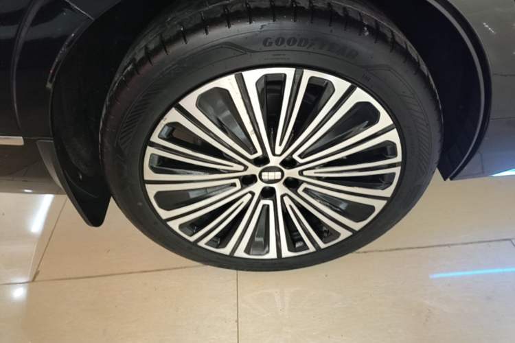 Used Geely Galaxy M9 2025 Model 210km Four-Wheel-Drive Leading Edition Right Rear Wheel Hub