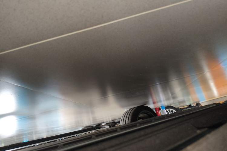 Used Geely Galaxy M9 2025 Model 210km Four-Wheel-Drive Leading Edition Right Side Sill