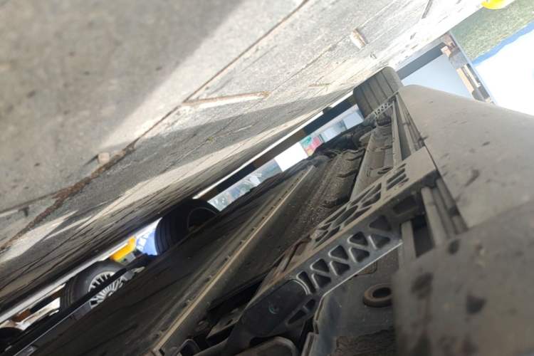 Used Geely Galaxy M9 2025 Model 210km Four-Wheel-Drive Leading Edition Right Side Sill