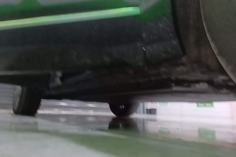 Used Geely Galaxy M9 2025 Model 210km Four-Wheel-Drive Leading Edition Right Side Sill
