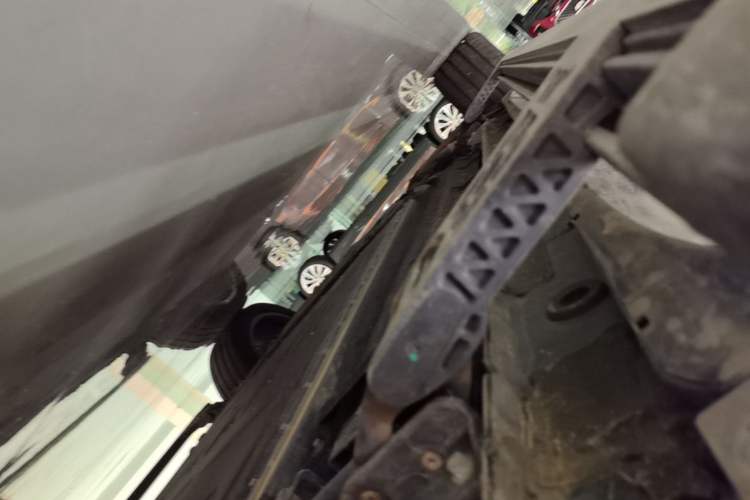 Used Geely Galaxy M9 2025 Model 210km Four-Wheel-Drive Leading Edition Right Side Sill