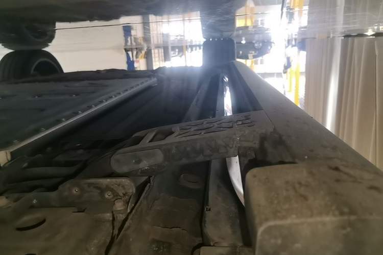Used Geely Galaxy M9 2025 Model 210km Four-Wheel-Drive Leading Edition Right Side Sill