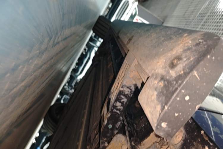 Used Geely Galaxy M9 2025 Model 210km Four-Wheel-Drive Leading Edition Right Side Sill