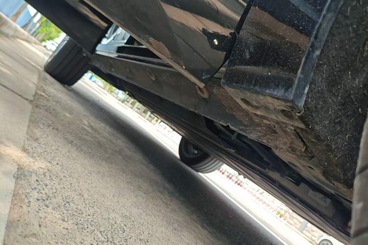 Used Geely Galaxy M9 2025 Model 210km Four-Wheel-Drive Leading Edition Right Side Sill