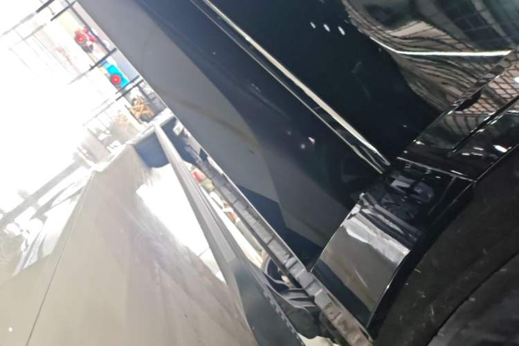 Used Geely Galaxy M9 2025 Model 210km Four-Wheel-Drive Leading Edition Right Side Sill