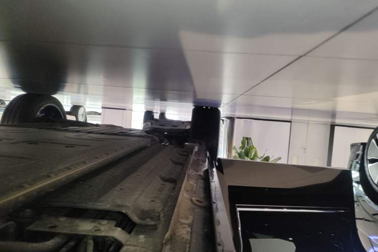 Used Geely Galaxy M9 2025 Model 210km Four-Wheel-Drive Leading Edition Right Side Sill