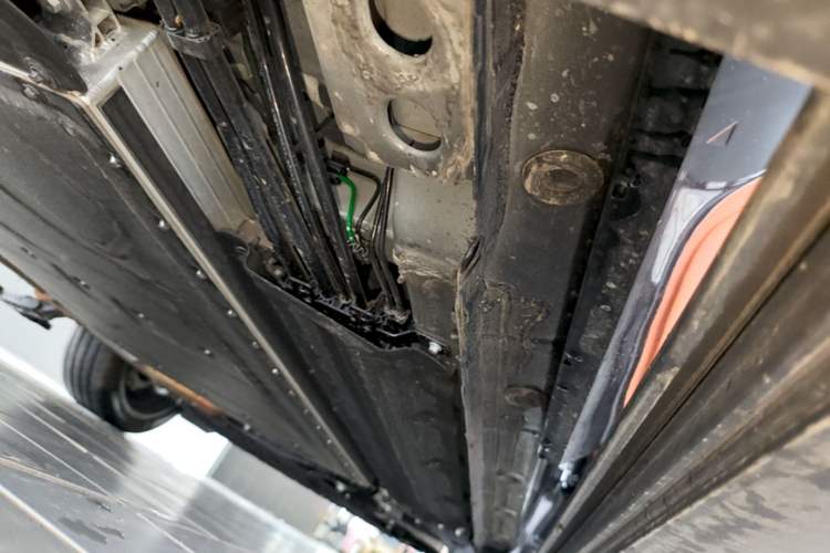Used Geely Galaxy M9 2025 Model 210km Four-Wheel-Drive Leading Edition Right Side Sill