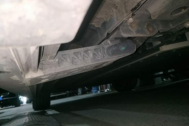 Used Geely Galaxy M9 2025 Model 210km Four-Wheel-Drive Leading Edition Right Side Sill