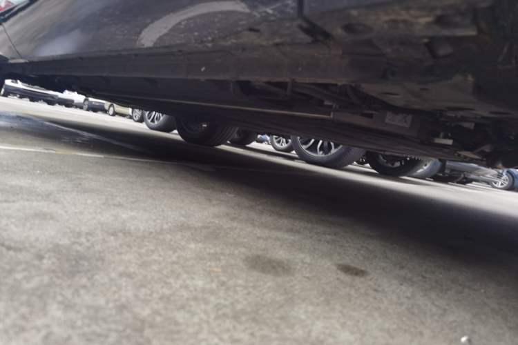 Used Geely Galaxy M9 2025 Model 230km Two-Wheel-Drive Exploration Edition Right Side Sill