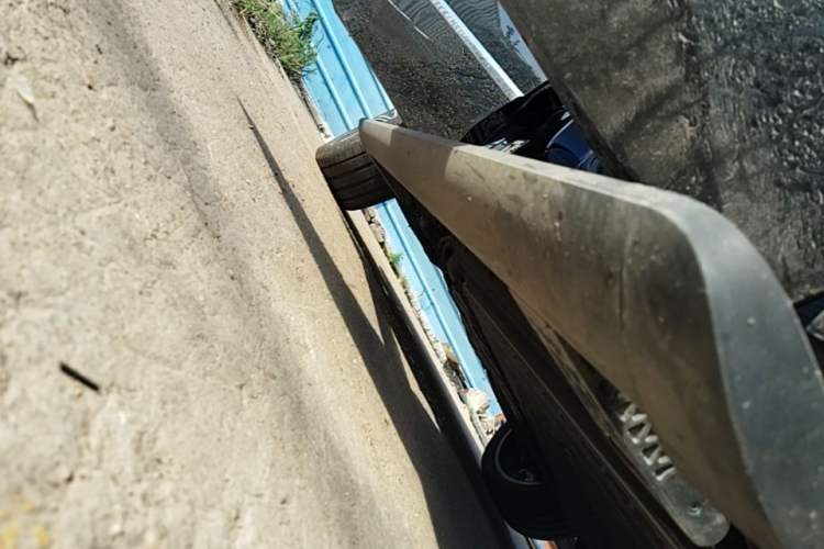 Used Geely Galaxy M9 2025 Model 210km Four-Wheel-Drive Leading Edition Right Side Sill