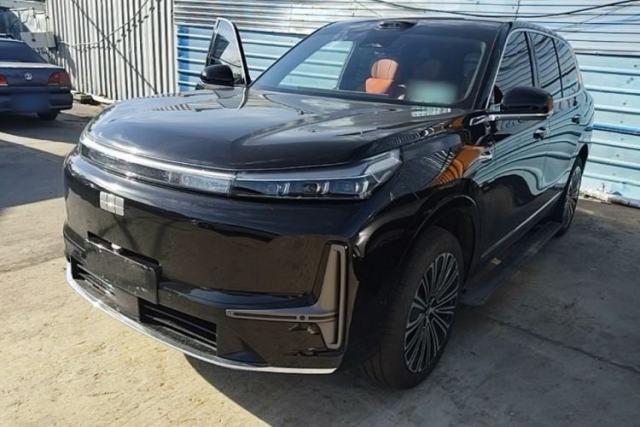 Used Geely Galaxy M9 2025 Model 210km Four-Wheel-Drive Leading Edition