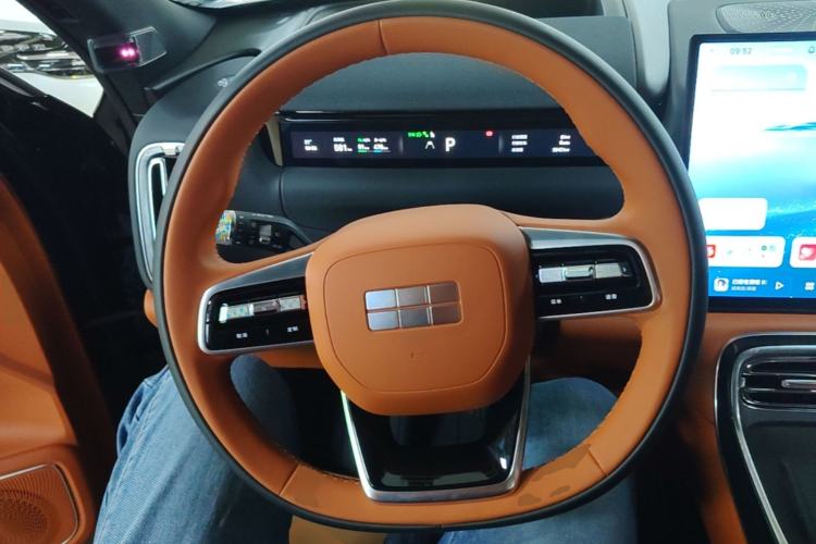 Used Geely Galaxy M9 2025 Model 210km Four-Wheel-Drive Leading Edition Steering Wheel