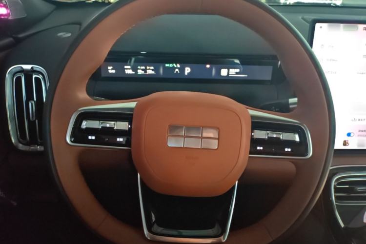 Used Geely Galaxy M9 2025 Model 210km Four-Wheel-Drive Leading Edition Steering Wheel
