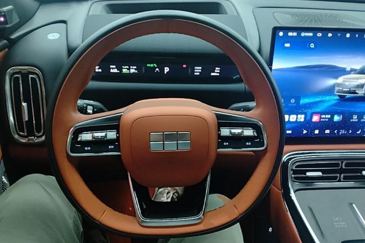 Used Geely Galaxy M9 2025 Model 210km Four-Wheel-Drive Leading Edition Steering Wheel