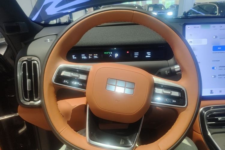 Used Geely Galaxy M9 2025 Model 210km Four-Wheel-Drive Leading Edition Steering Wheel
