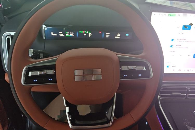 Used Geely Galaxy M9 2025 Model 210km Four-Wheel-Drive Leading Edition Steering Wheel