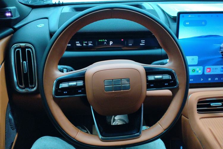 Used Geely Galaxy M9 2025 Model 210km Four-Wheel-Drive Leading Edition Steering Wheel