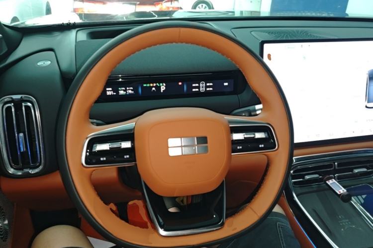 Used Geely Galaxy M9 2025 Model 210km Four-Wheel-Drive Leading Edition Steering Wheel