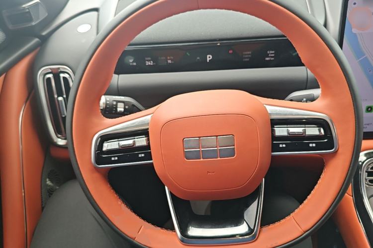 Used Geely Galaxy M9 2025 Model 210km Four-Wheel-Drive Leading Edition Steering Wheel