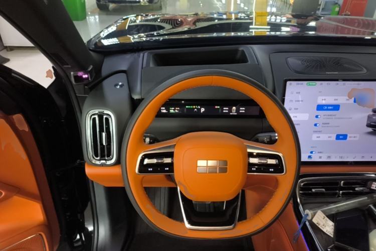 Used Geely Galaxy M9 2025 Model 210km Four-Wheel-Drive Leading Edition Steering Wheel